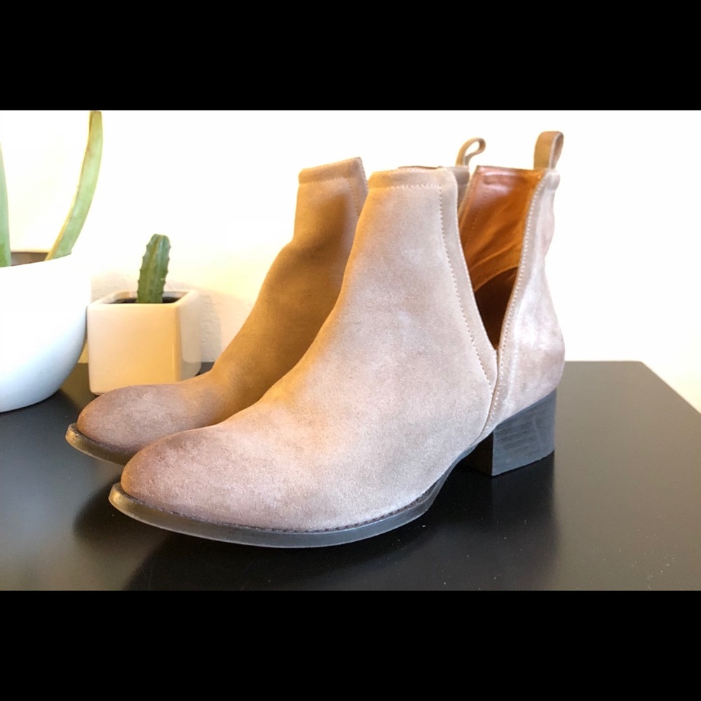 Jeffrey Campbell Muskrat-2 Suede Booties in Taupe